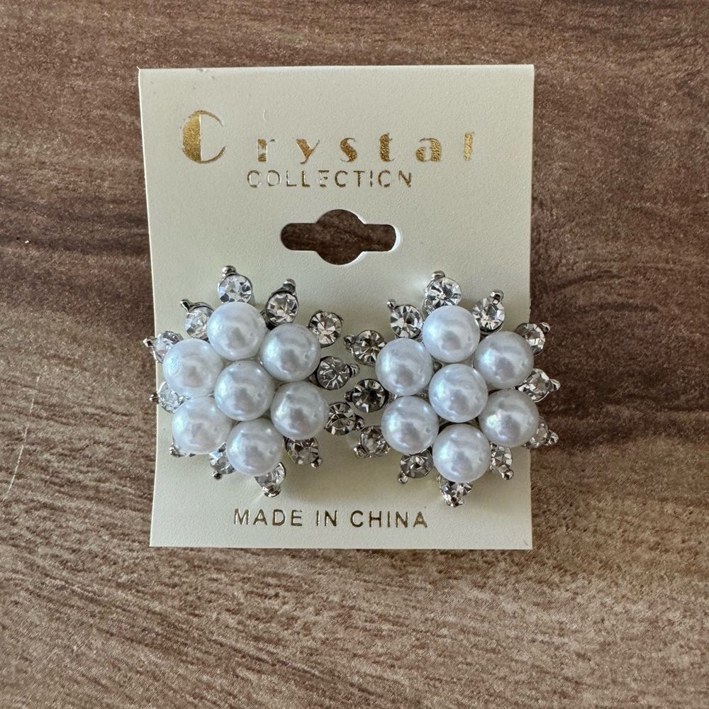 Snowflake Faux Pearl Rhinestone Silver Toned Post Stud Earrings New